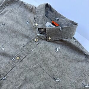 Men’s Urban Pipeline Short Sleeved Shirt
Hammerhead Shark Pattern Size XL​